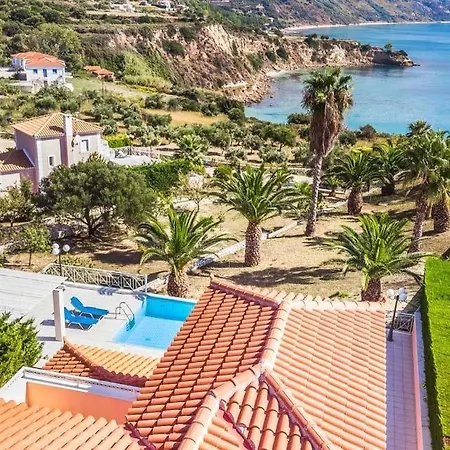 Villa Sleeps 6 Pool Air Con Wifi